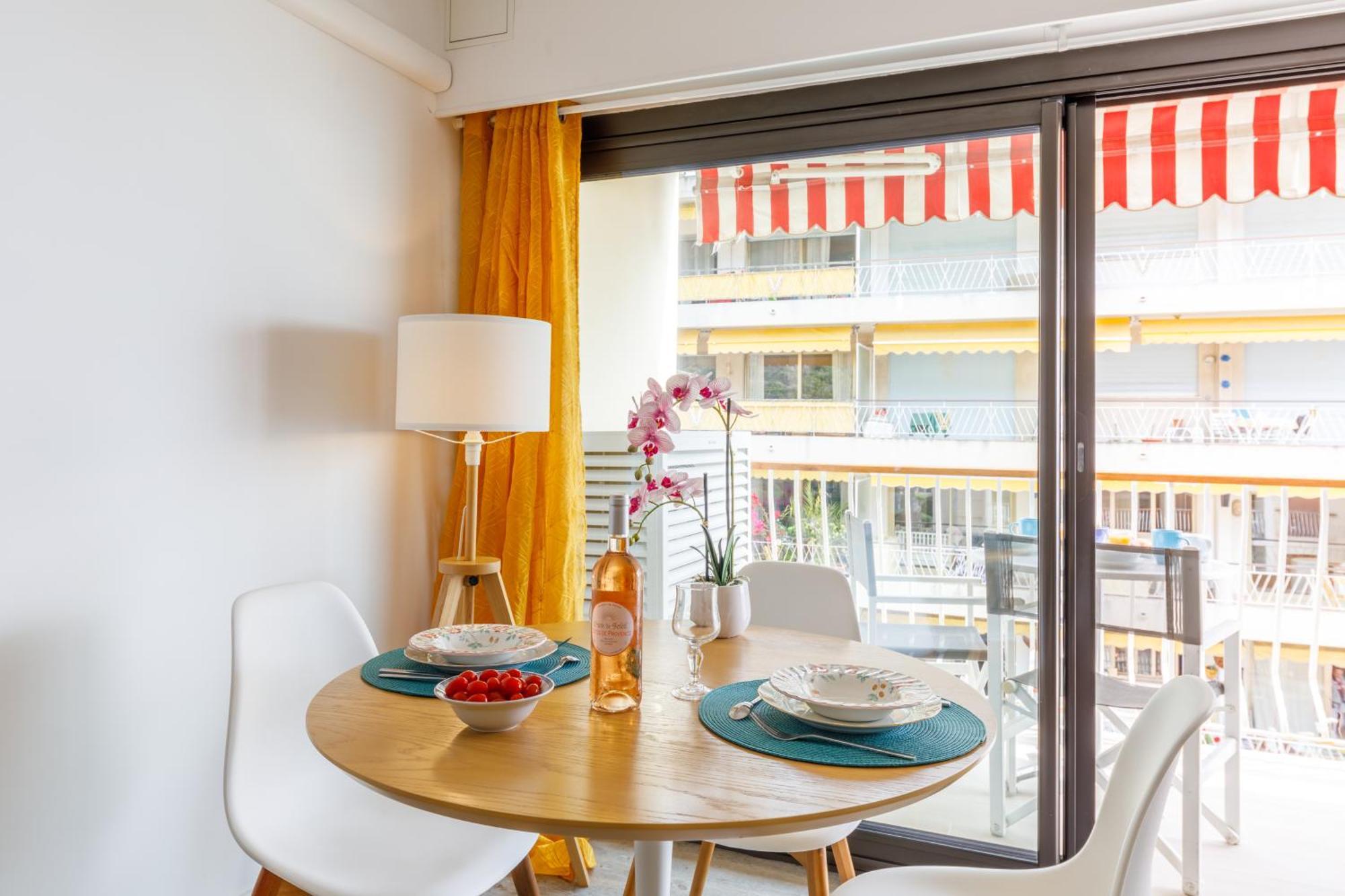 La Perle 2 P Terrasse Vue Mer 1Min Plage Clim 罗克布吕讷-卡普马丹 外观 照片